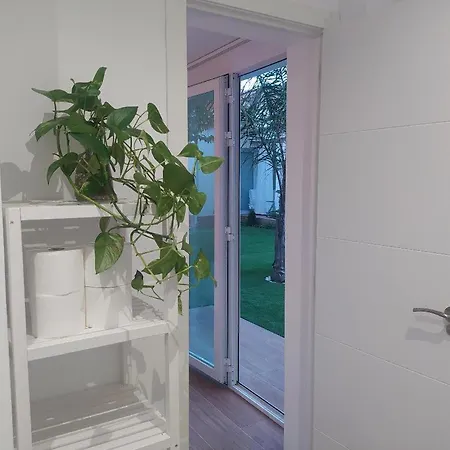 Con Jardin Y Piscina Muy Cerca De Valencia Homestay Paterna