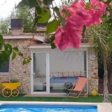 Con Jardin Y Piscina Muy Cerca De Valencia Homestay