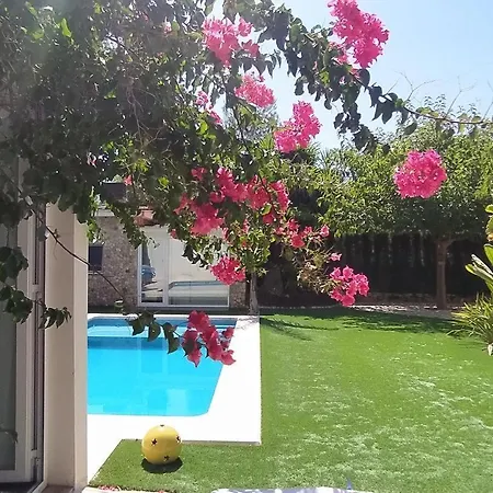 Homestay Con Jardin Y Piscina Muy Cerca De Valencia Paterna