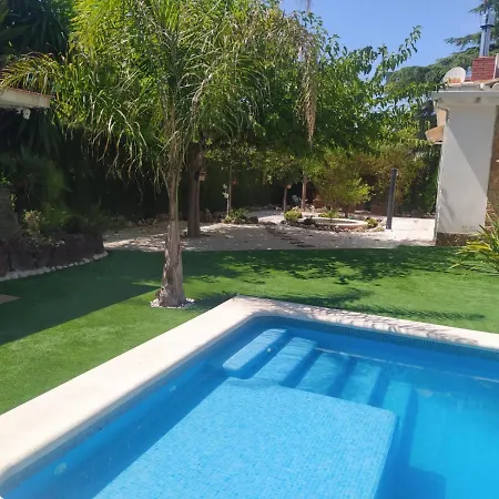 Con Jardin Y Piscina Muy Cerca De Valencia Homestay Paterna