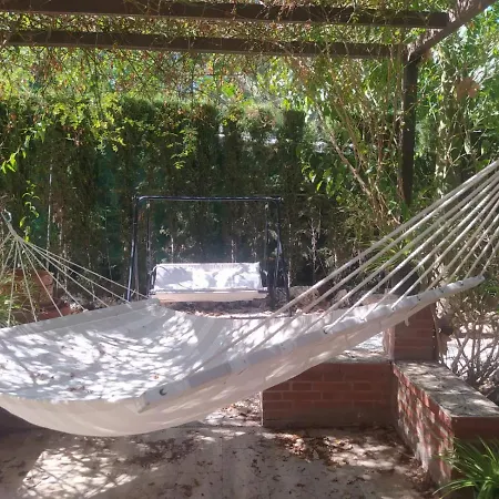 Con Jardin Y Piscina Muy Cerca De Valencia Homestay Paterna