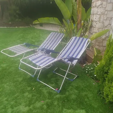 Con Jardin Y Piscina Muy Cerca De Valencia Paterna