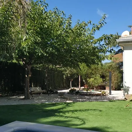 Homestay Con Jardin Y Piscina Muy Cerca De Valencia Paterna
